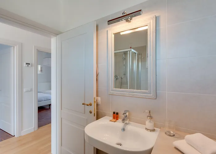 - Rondinelli Terrace Флоренция